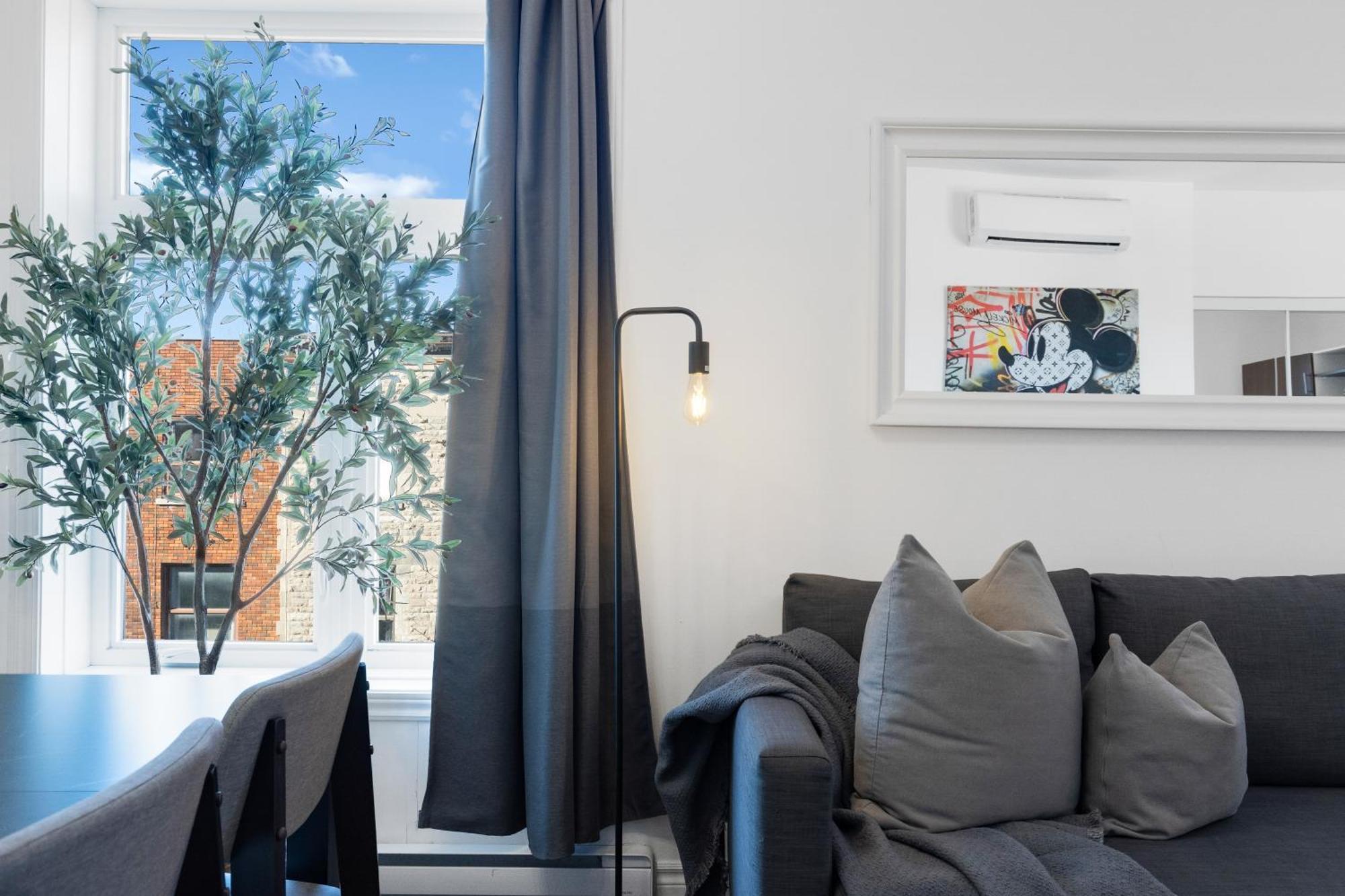 Liv Mtl Mtl Aparthotel มอนทรีอัล ภายนอก รูปภาพ